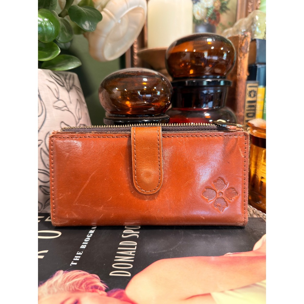 Patricia Nash Tan Cognac Leather Bifold Wallet Zip Coin Pocket ID Window